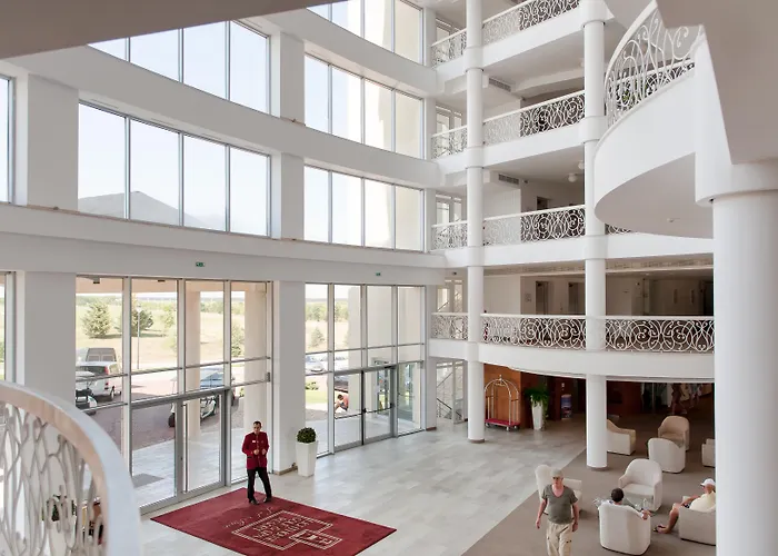 Lighthouse Golf & 5*