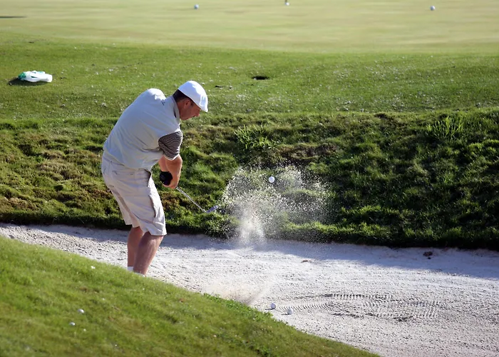 Lighthouse Golf & Hotel